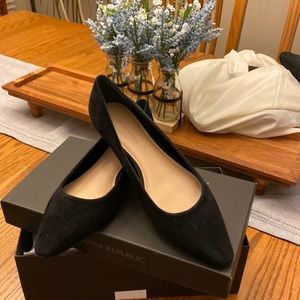 Brand new, Banana Republic black suede flats
